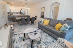 Luxurious townhouse with themed rooms near Disney - Image 2