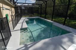 Stylish Disney Getaway | Pool, Comfort & Fun - Image 4