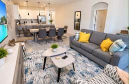 Luxurious townhouse with themed rooms near Disney - Image 3