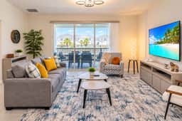 Luxurious townhouse with themed rooms near Disney - Image 4