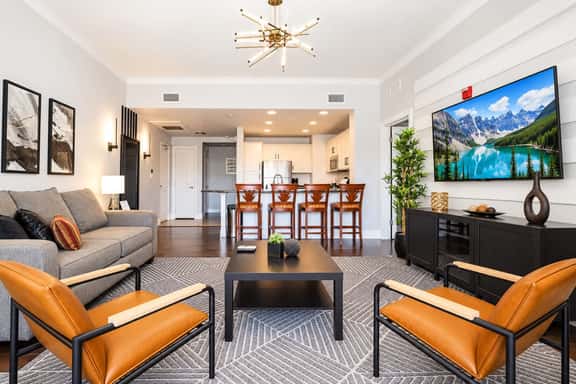 3BR Family Apartment for 8 Peaceful Residential Retreat - Image 1