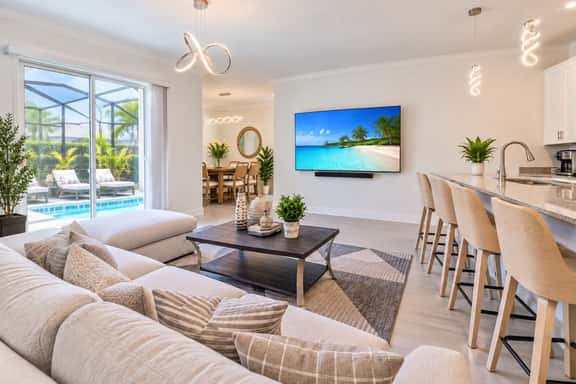 Disney Getaway | Private Pool, BBQ & Themed Rooms - Image 1