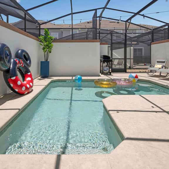 Family Stylish 4BR Pool Townhome Storey Lake - Image 1