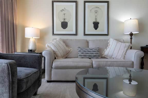 3BR Family Apartment for 8 Peaceful Residential Retreat - Image 5