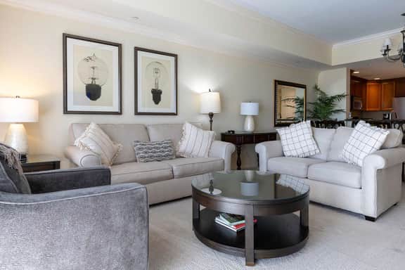 3BR Family Apartment for 8 Peaceful Residential Retreat - Image 4