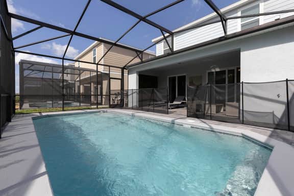 Family Friendly 5BR Home Pool, Patio & Room for 10! - Image 2