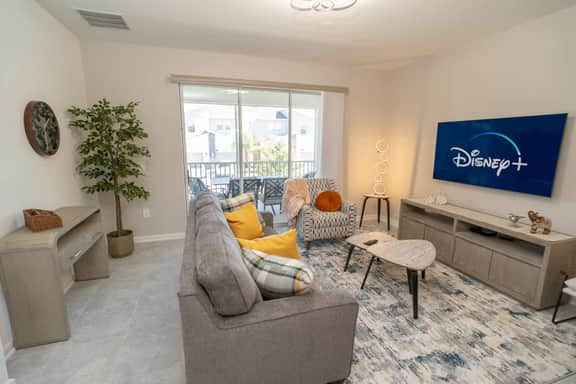 Luxurious townhouse with themed rooms near Disney - Image 3