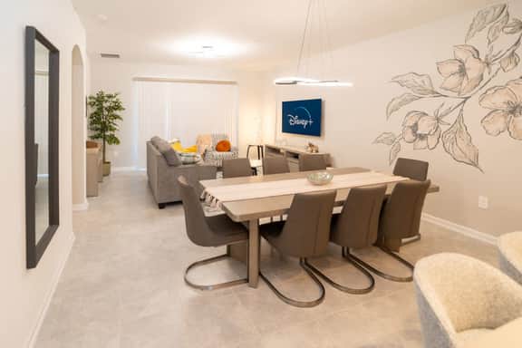 Luxurious townhouse with themed rooms near Disney - Image 4