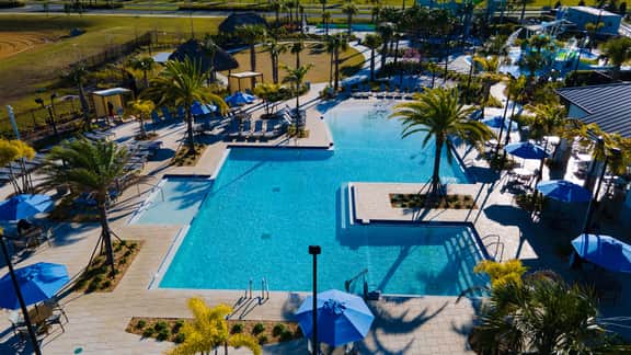 Luxury 6BR Family Villa w Pool Jacuzzi n Fun in Orlando - Image 3