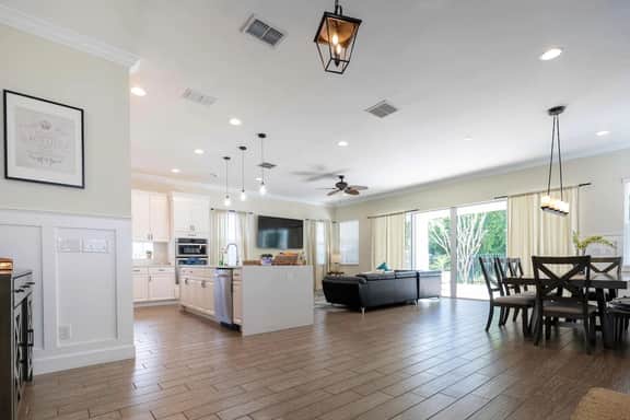 Beach House Getaway | Near Parks & Attractions - Image 5