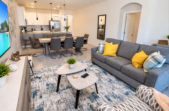 Luxurious townhouse with themed rooms near Disney - Image 3